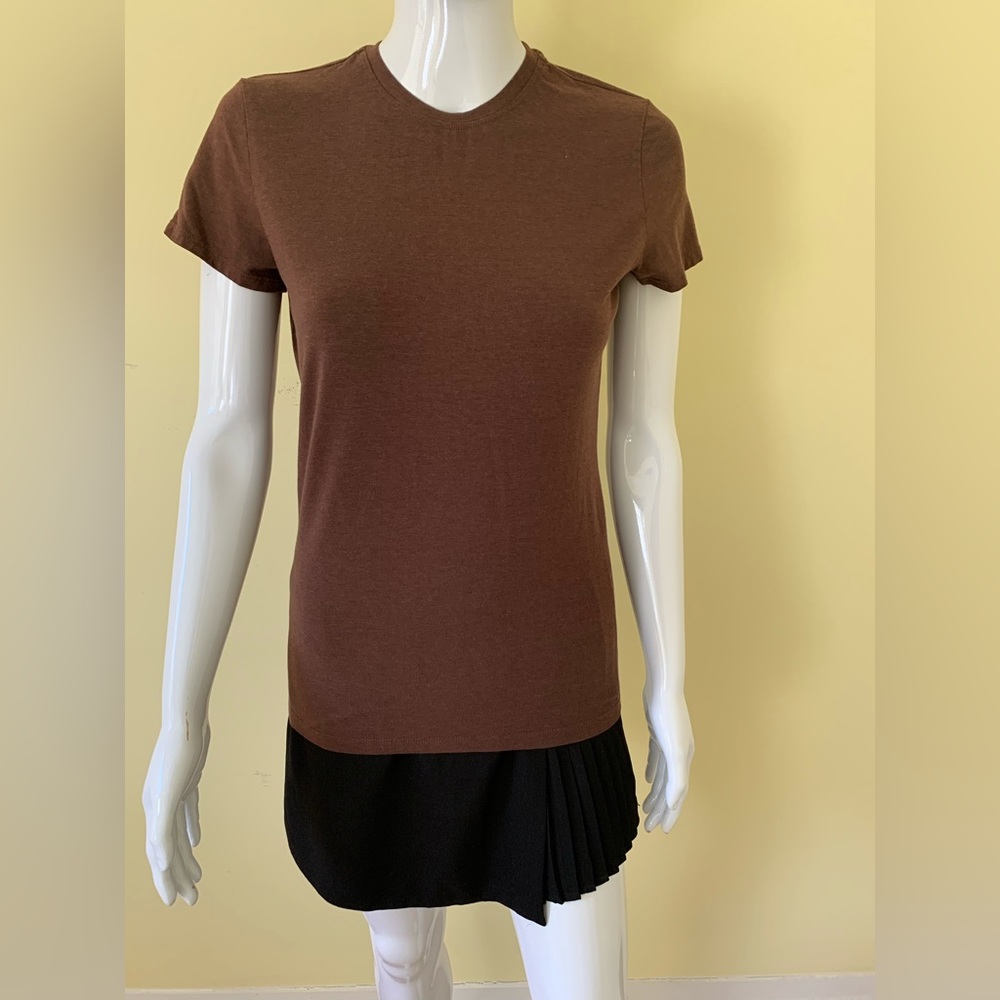 Jones New York chocolate brown bamboo & cotton blend top crew neck short sleeves